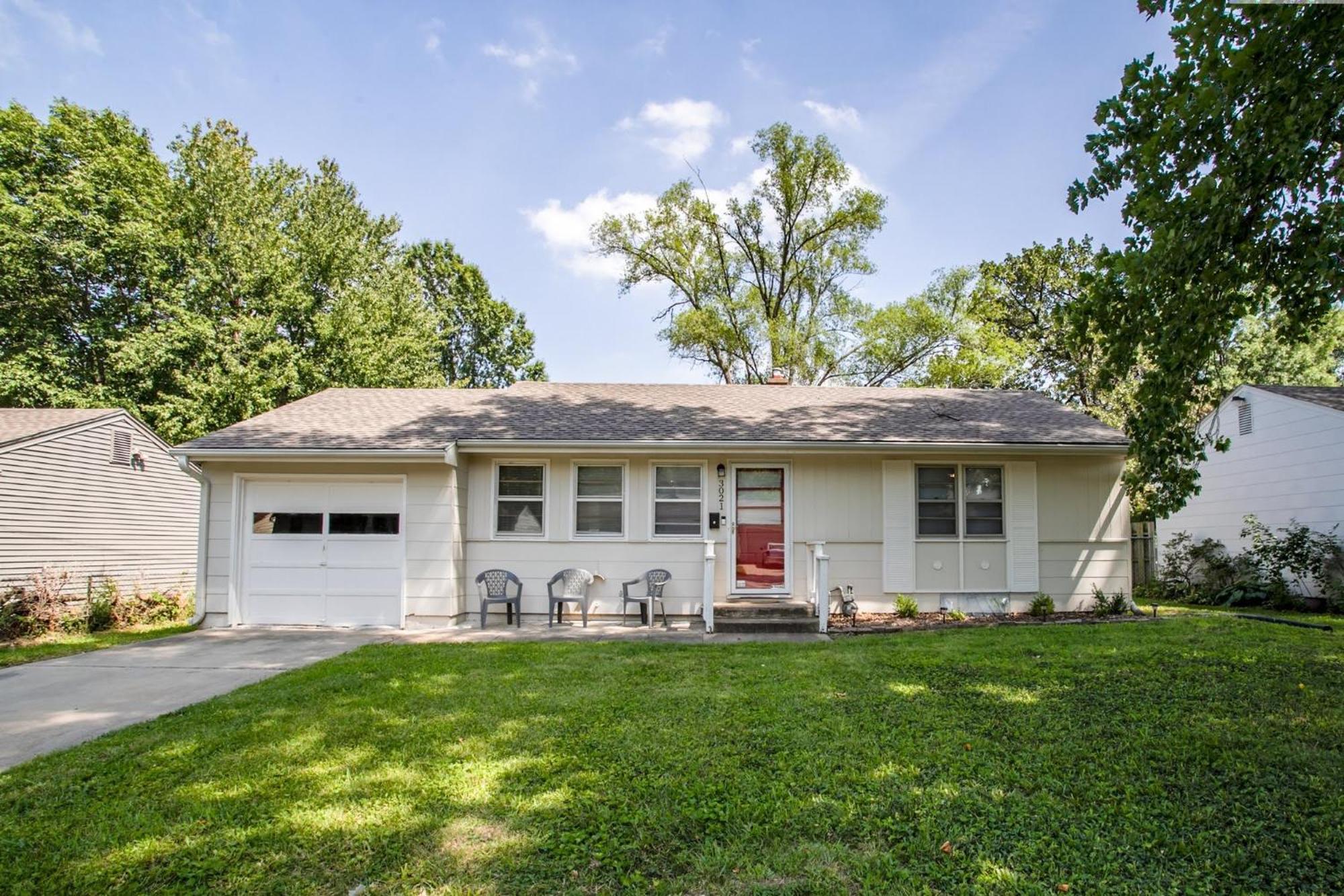 Chic Home With Huge Grassy Yard 7 Mins To Arrowhead Stadium Independence Exterior photo